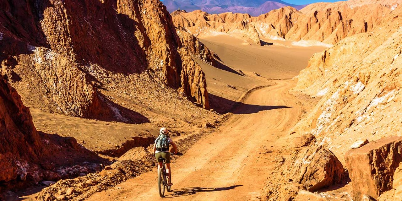https://projetos.ss2.com.br/btgviagens/wp-content/uploads/2019/10/pacotes-de-viagens-banner-internas-america-do-sul-chile-deserto-do-atacama-de-bike-bicicleta-1280x640.jpg