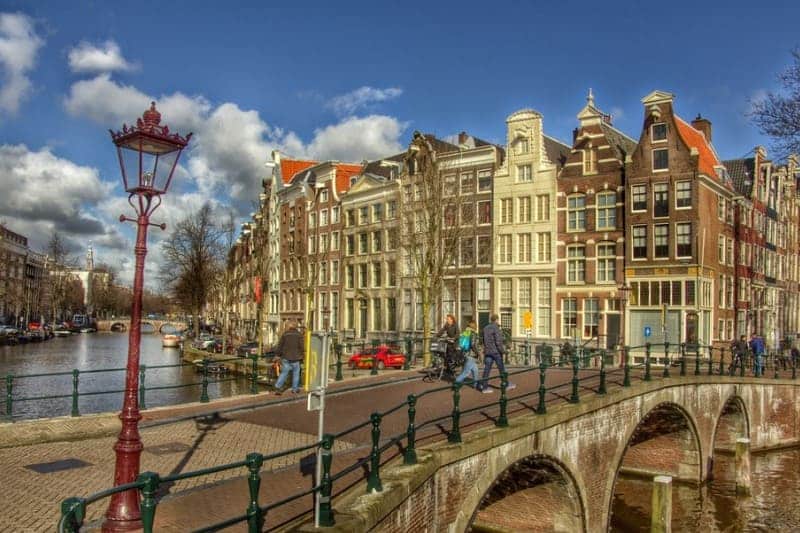 https://projetos.ss2.com.br/btgviagens/wp-content/uploads/2020/01/paris-paises-baixos-e-capitais-imperiais.jpg